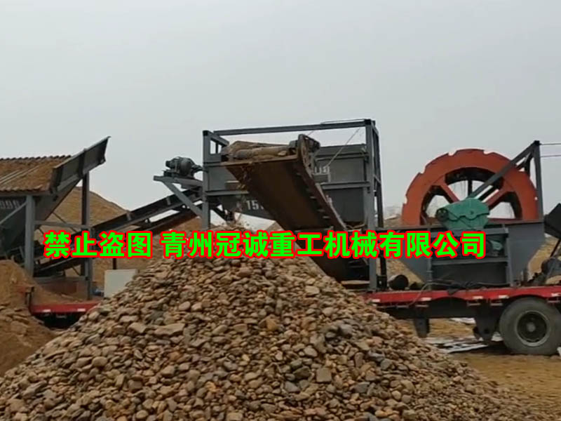 移動洗砂機(jī)械客戶現(xiàn)場 移動洗砂機(jī)械客戶現(xiàn)場