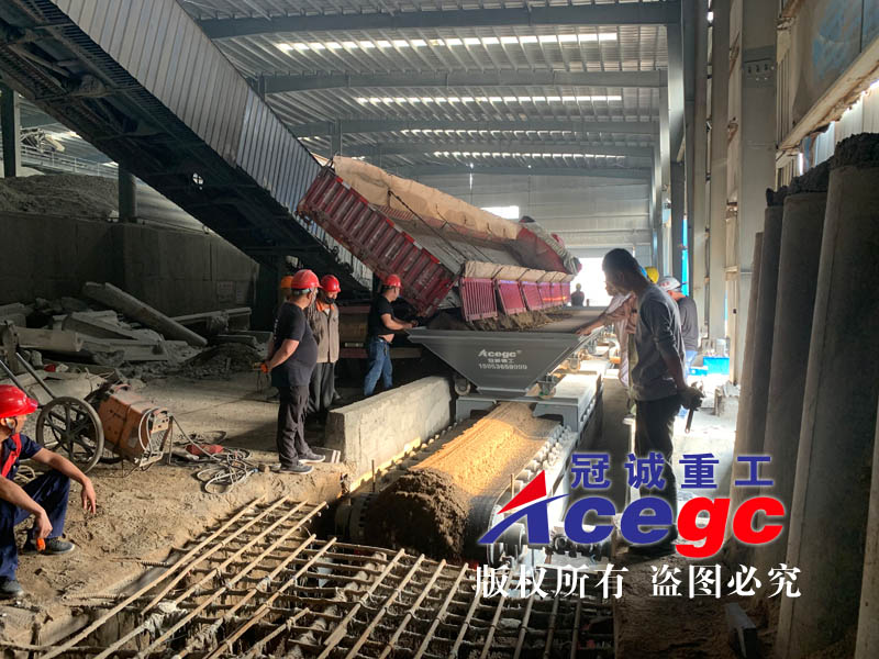 洗砂機(jī)配套液壓卸砂機(jī)投入使用 洗砂機(jī)配套液壓卸砂機(jī)投入使用